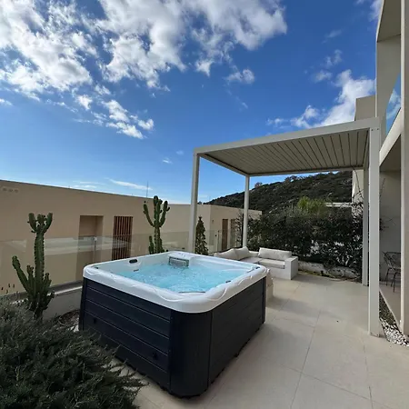 Aquaterra, Coast Palasë