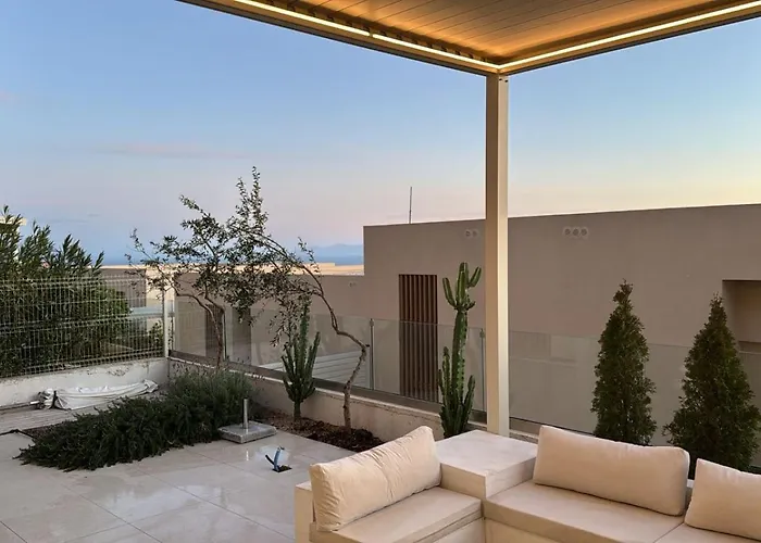 Aquaterra, Coast * Palasë